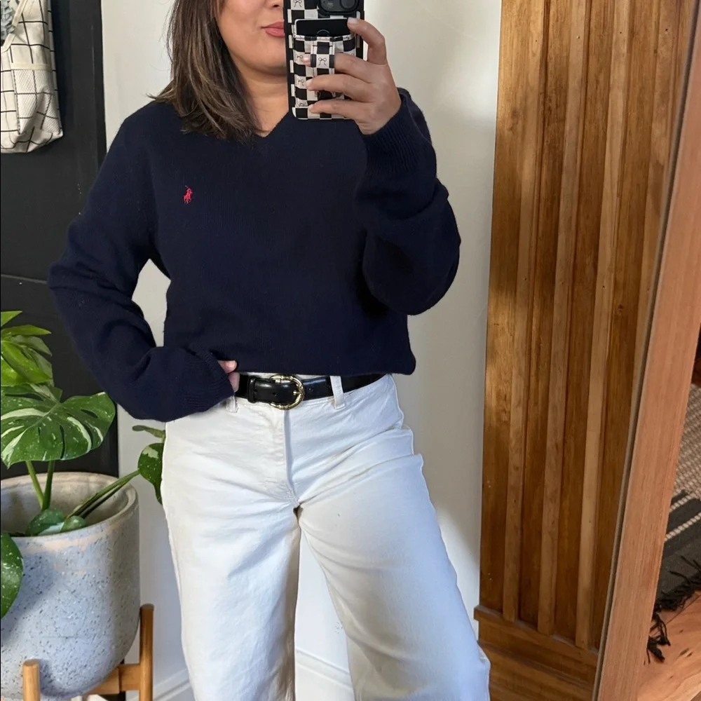 Vintage Polo Ralph Lauren 100% Merino Wool V neck Unisex Sweater. M